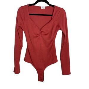 New Le Lis Medium M Rust Red Ribbed V Neck Bodysuit Long Sleeve Thong Snap